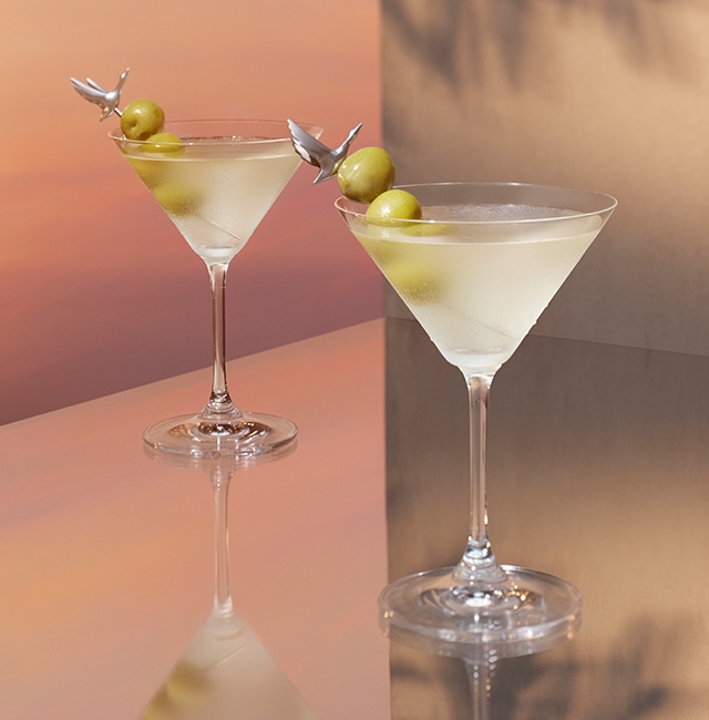 Dirty Martini Cocktail Recipe, Classic Vodka Drink
