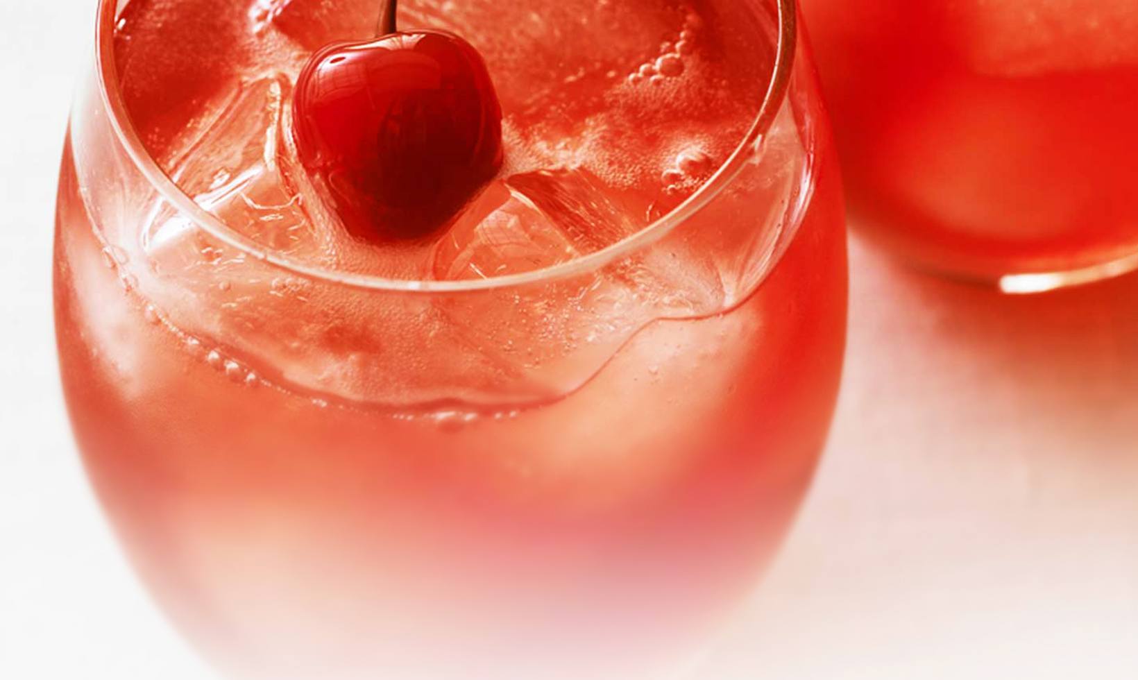 Raspberry Tea Cocktail Recipe | Raspberry Vodka Drink | GREY GOOSE