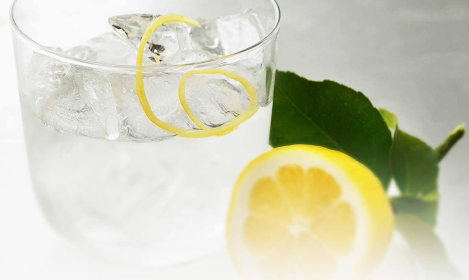 Le Citron on the Rocks Cocktail Recipe With a Twist GREY GOOSE