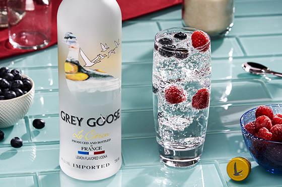 Sparkler Spritz Cocktail Recipe | Patriotic Drink